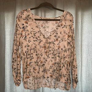Floral lucky brand blouse! Perfect for spring time 🌻 super cute with jeans!